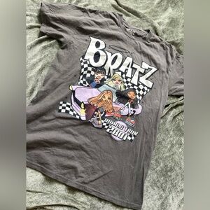 SOLD 🫶🏼

BRATZ graphic tee